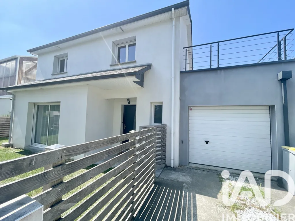Extérieur - Maison Moderne avec Terrasse à Couëron