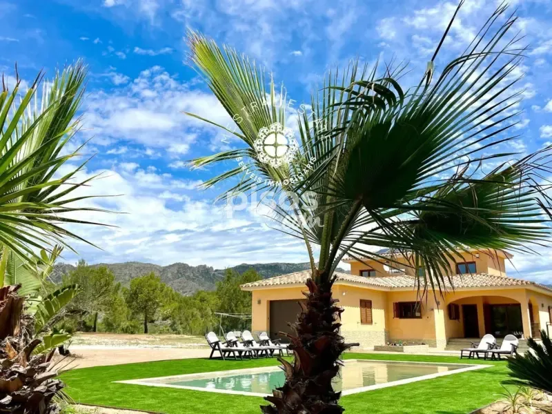 Piscine - Luxury Villa with Private Pool in Costa Dorada