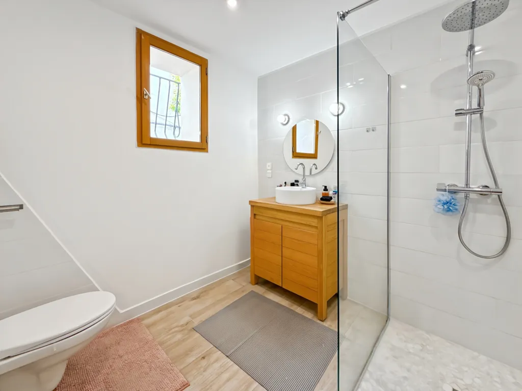 Vannitoad - Renovated Studio with Terrace in Marseille 7ème