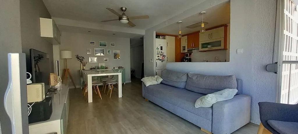Elutuba - Beachfront Flat with Garage in Rabida Street