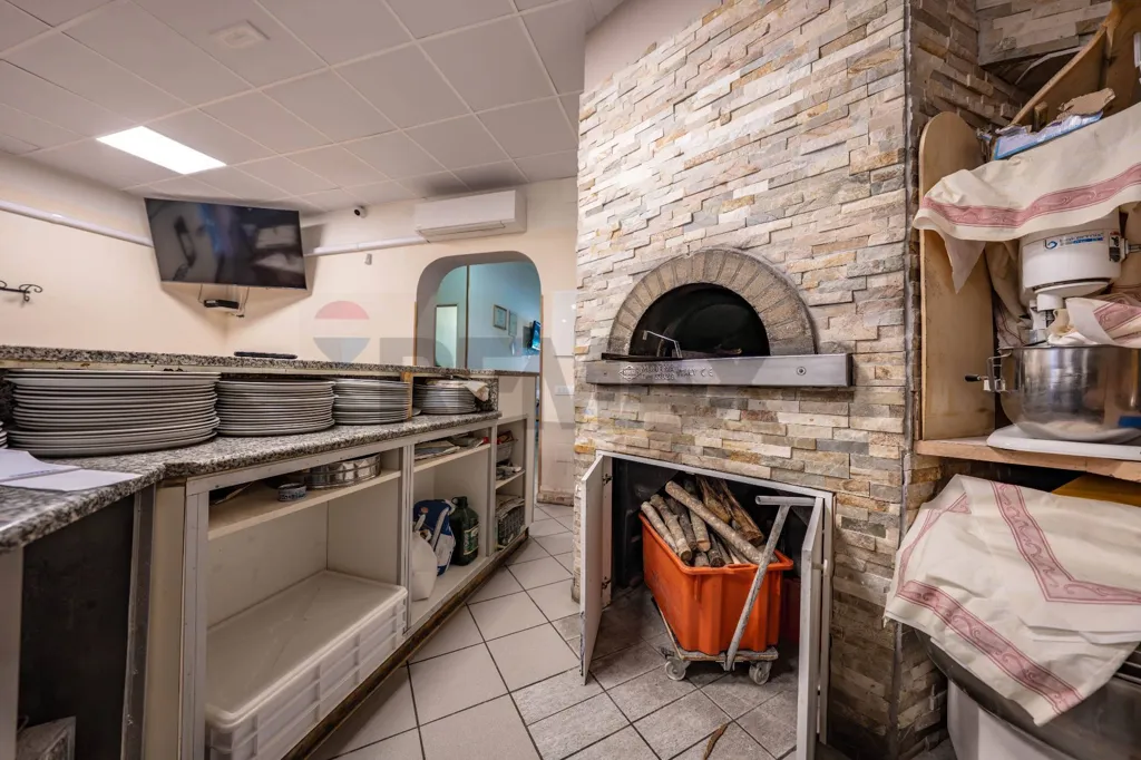 Pièces - Restaurant with Wood-Fired Oven in Carpena