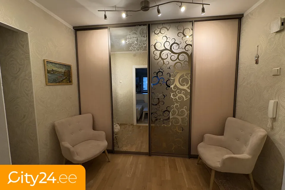 hallway_entrance
