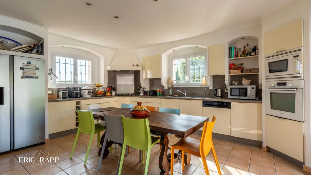Cuisine - Villa avec Piscine et Jardin à Puget-Sur-Argens