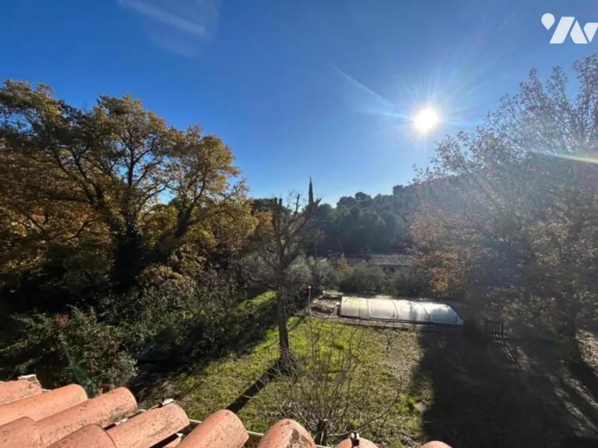 Aed - Traditional Villa with Pool in Éguilles