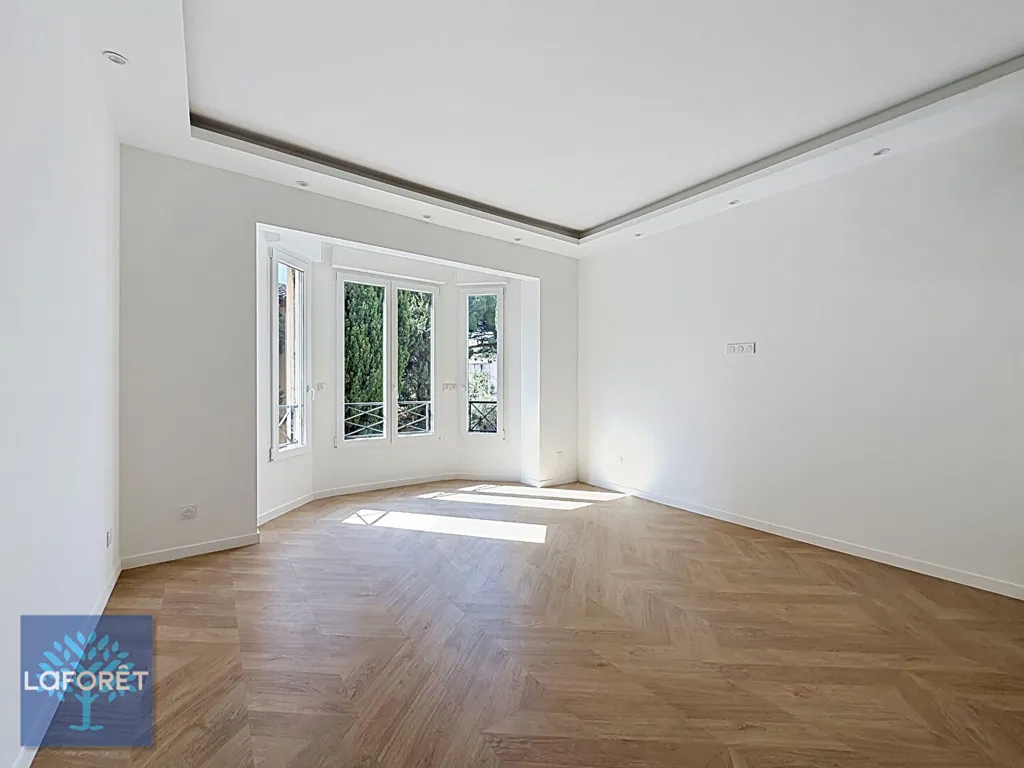 Toad - Renovated 2-Bed Flat near Croisette, Cannes
