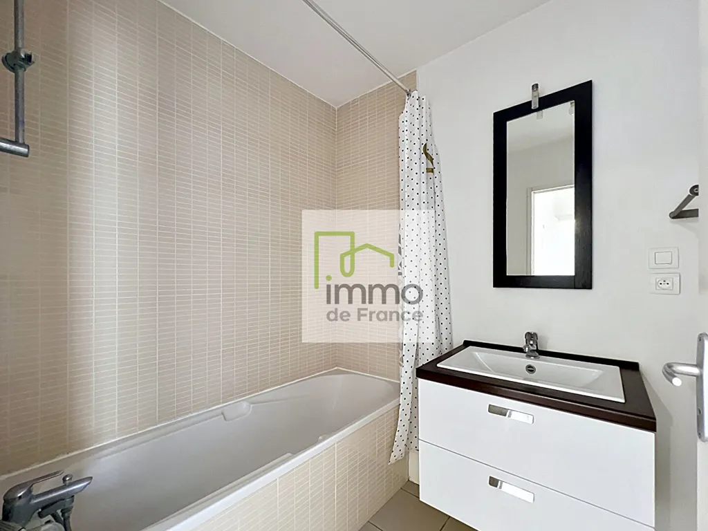 Vannitoad - Modern Flat with Balcony in Lille