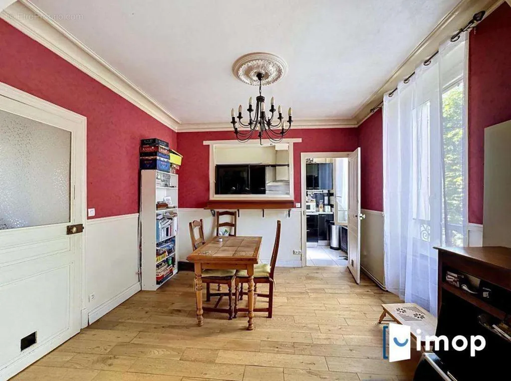 Salle à manger - Appartement T3 avec Cave près de la Gare de Melun