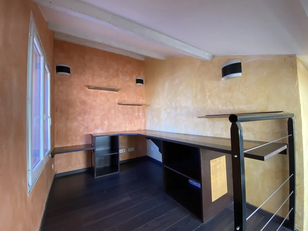 Bureau - Duplex avec Terrasse dans le Calme à La Seyne-sur-Mer