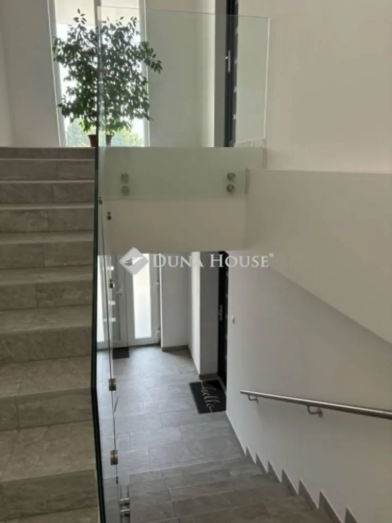 Pièces - Modern Apartment with Garden in Újhartyán