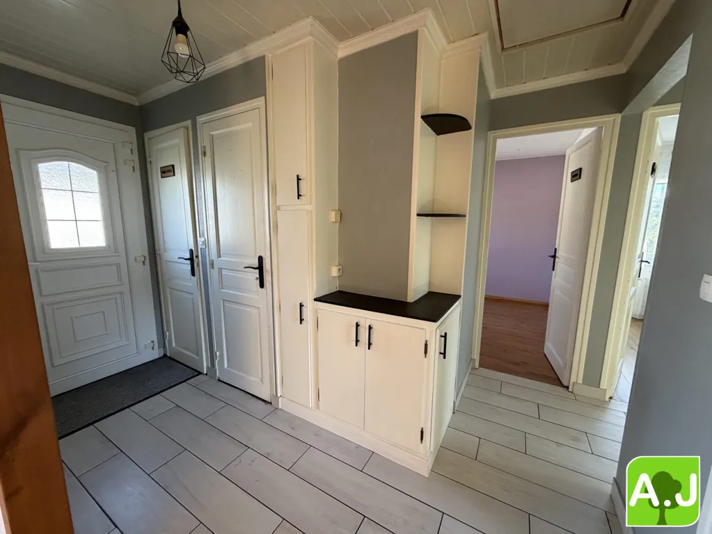 Esik - Renovated House with Garden in Breval