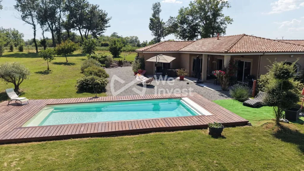 Õhuvaade - Country House with Pool in Parisot