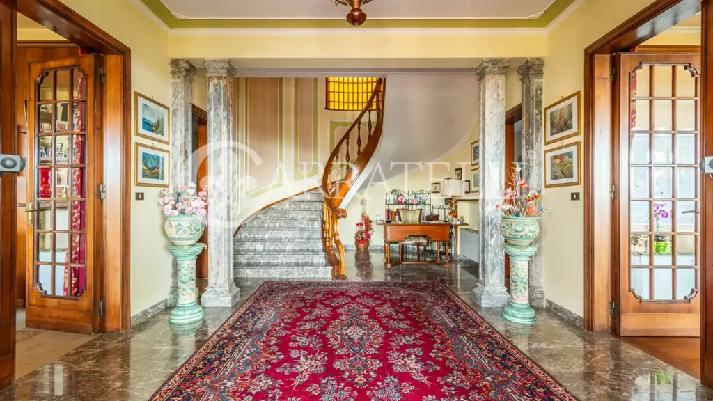 hallway_entrance