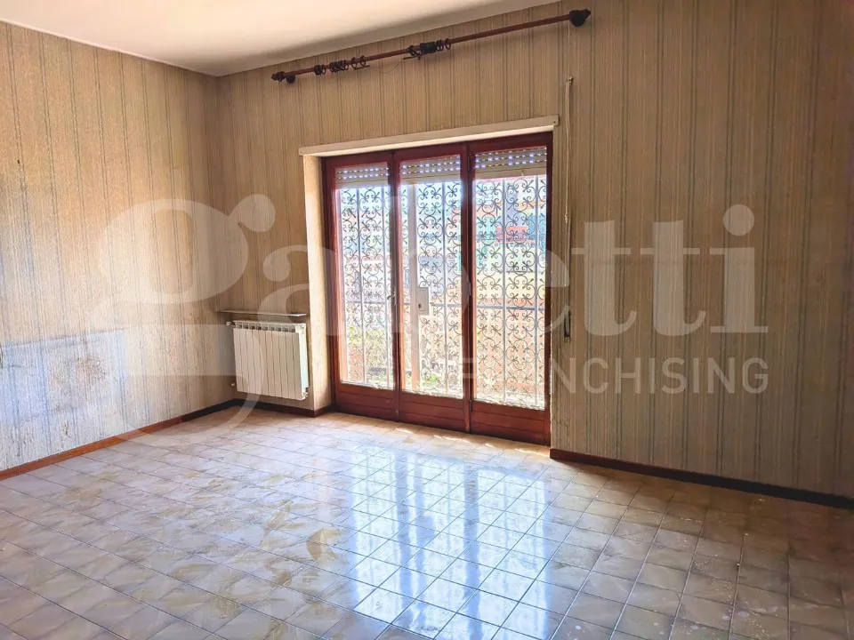 Elutuba - Trilocale with Perimeter Balcony in Tor Lupara