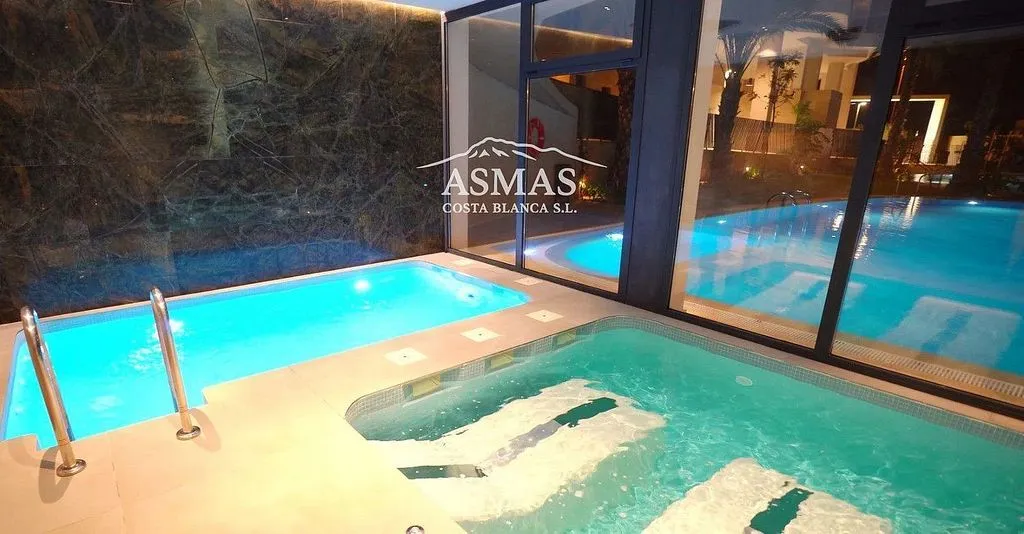 Bassein - Seafront Apartment with Pool in Villajoyosa