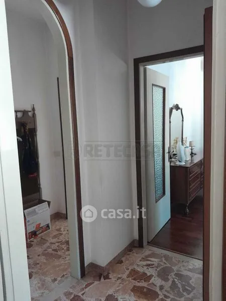 Esik - Terraced Villa with Garden in Crema