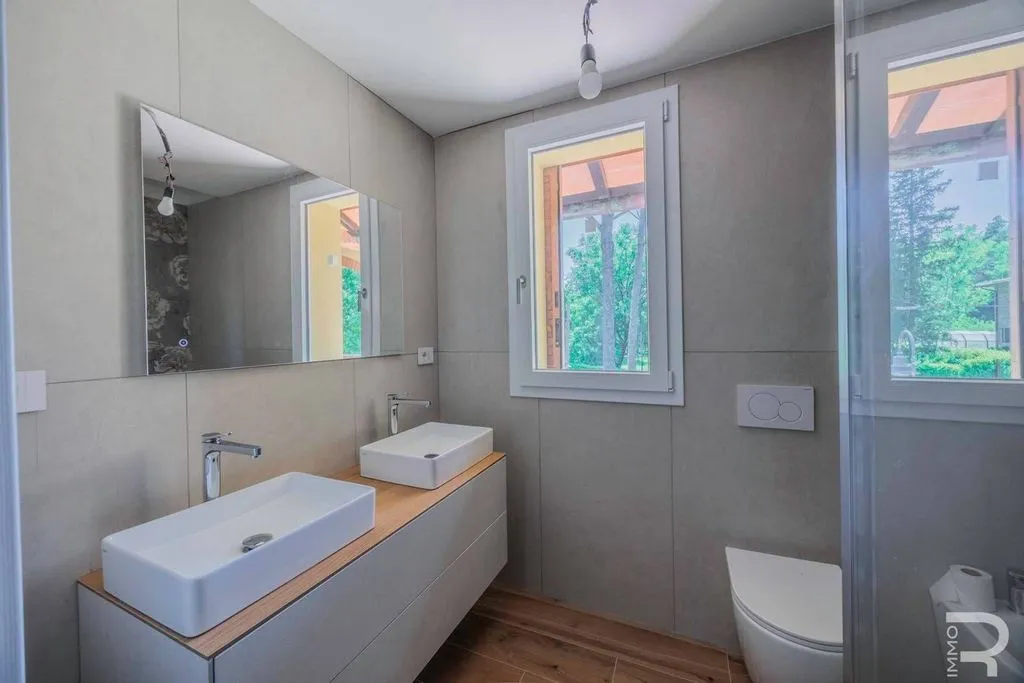 Bagni - Modern Villa with Solar Panels in Reggello