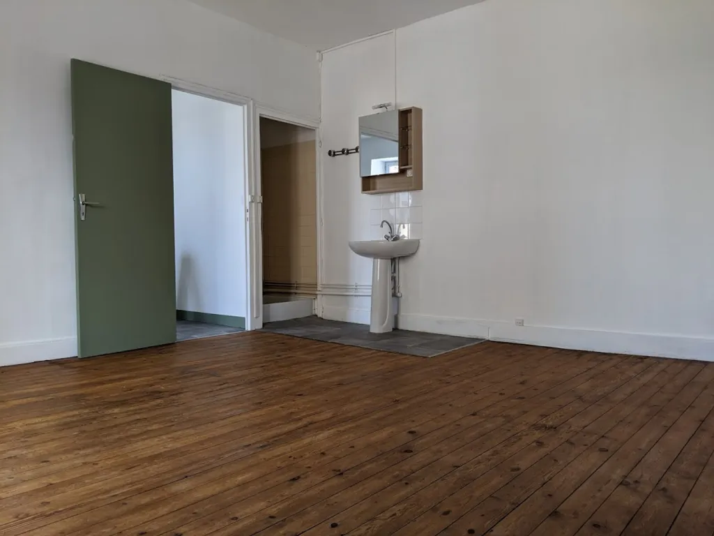 Toad - Double Immeuble with 12 Apartments in Poitiers Centre