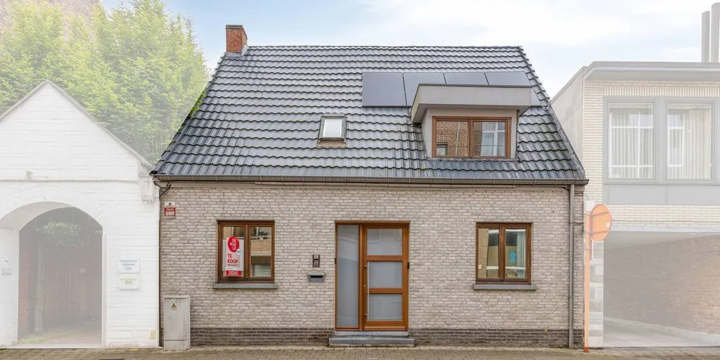 Esterno - Renovated Half-Open House in Izegem