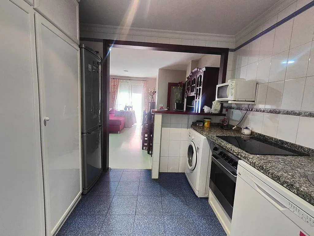 Cuisine - Apartment with Balcony in Los Palacios