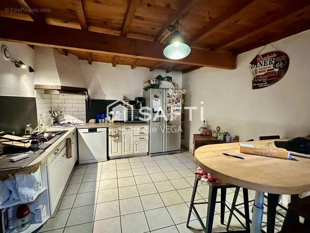 Cuisine - Appartement en Immeuble d'Angle à Mirepoix