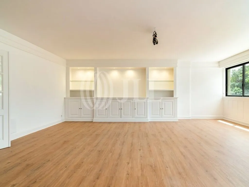Living Room - Renovated Apartment with Balcony in Cascais