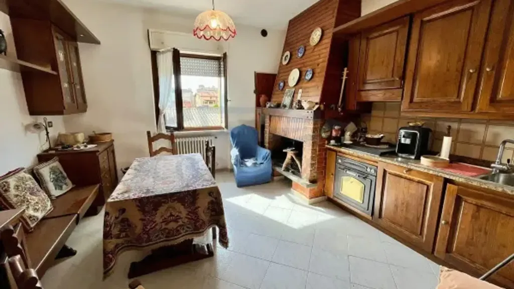 Köök - Spacious Apartment with Balcony in Massa Martana