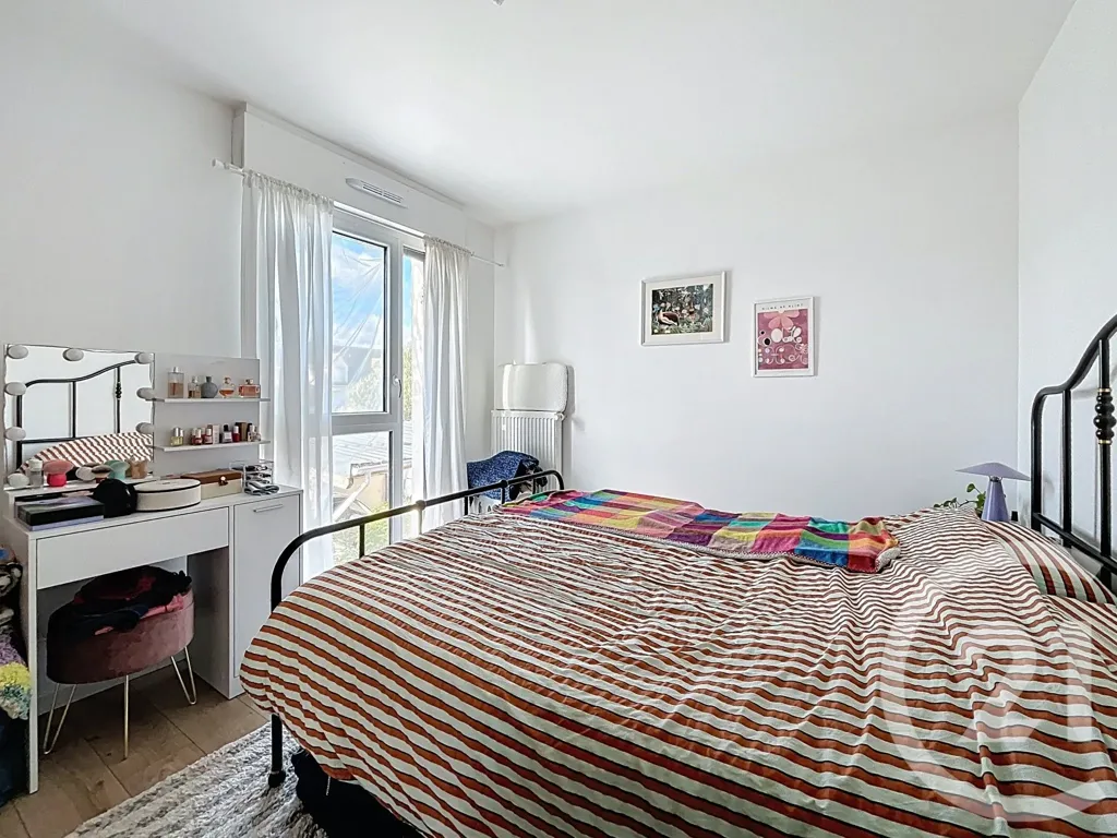 Chambres - Appartement F3 avec Balcon à Houilles