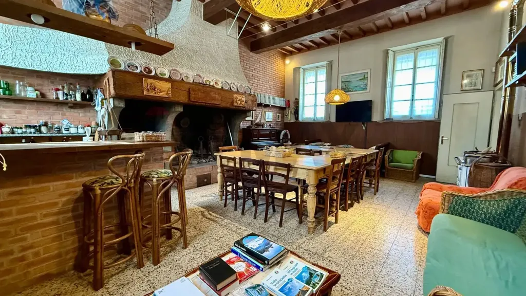 Sala da pranzo - Rustico storico con piscina a Cappella De' Picenardi