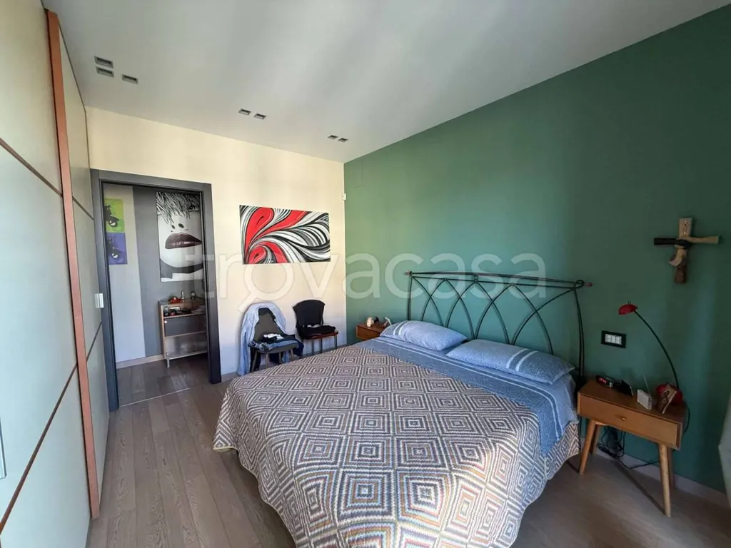 Camere da letto - Rear Corner Flat with Balcony in Cuneo