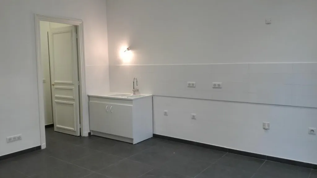 Stanze - 7-Piece Flat with High Ceilings in Paris