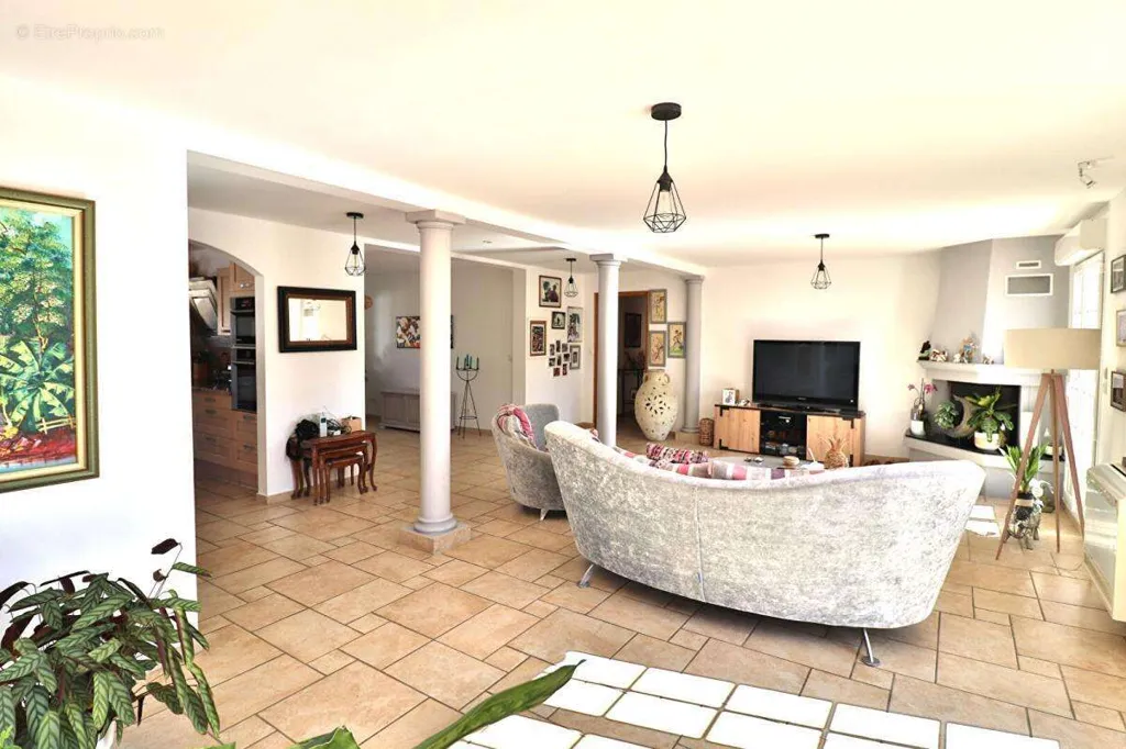 Elutuba - Villa with Pool and Dependence in Pia