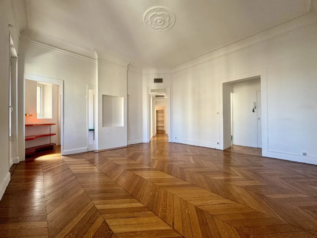 Séjour - Appartement T4 Lumineux au 6ème Arrondissement de Marseille