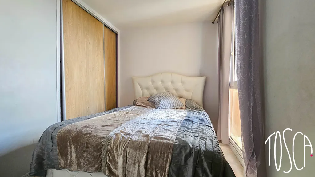 Chambres - Appartement 3 Pièces avec Parking à Thiais