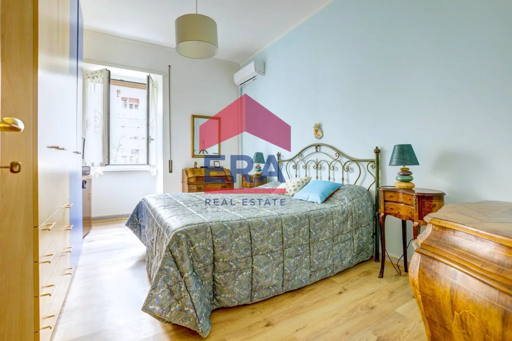 Chambres - Naked Ownership Apartment with Balcony in Rome
