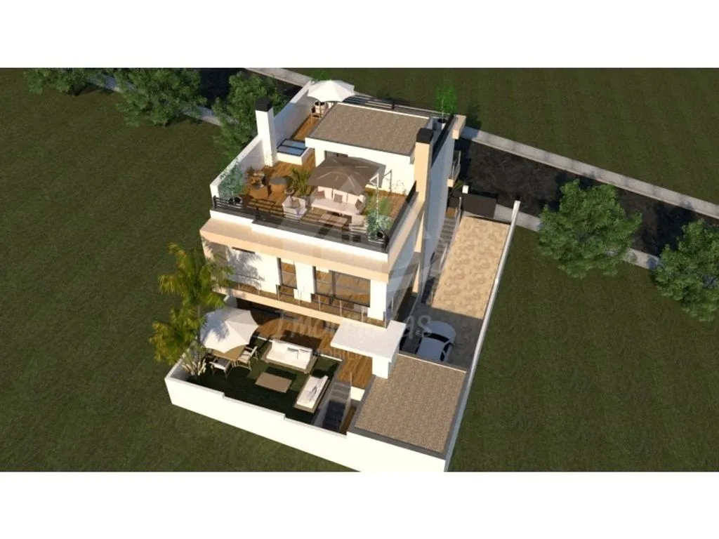 Luxury House with Rooftop in Loures
