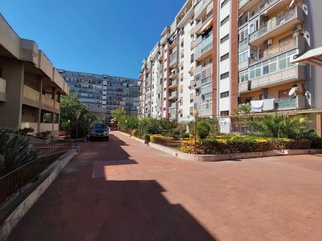 Balcon - Luxury Villa with Private Garden in Palermo