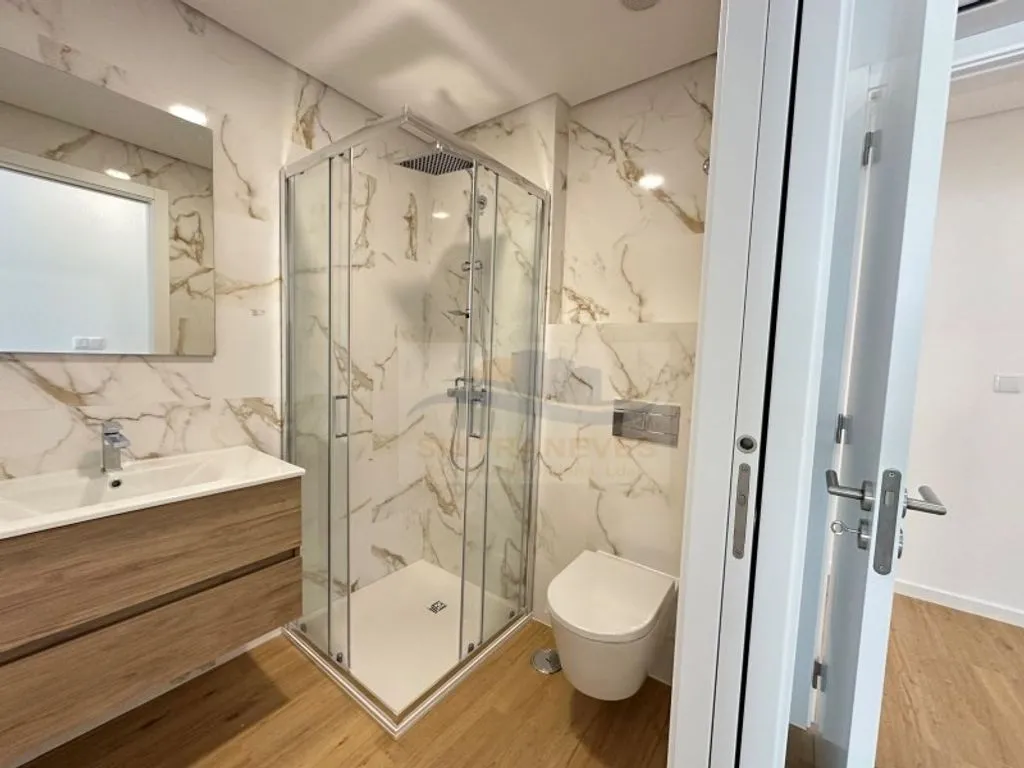 Vannitoad - Luxury Flat with Terrace in Mafra