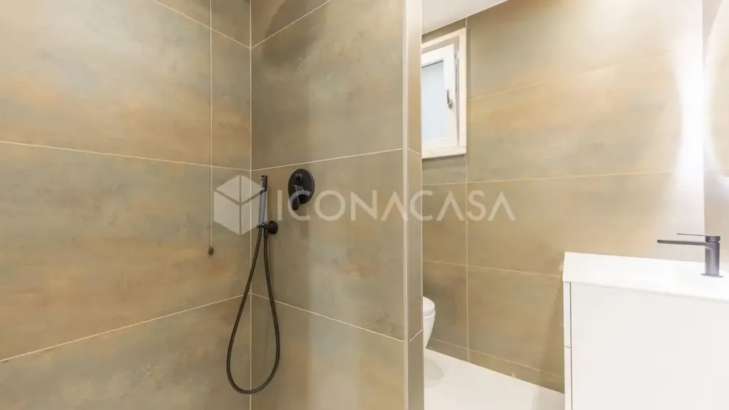 Salles de bain - Luxury Apartment with Terrace in Guidonia Montecelio
