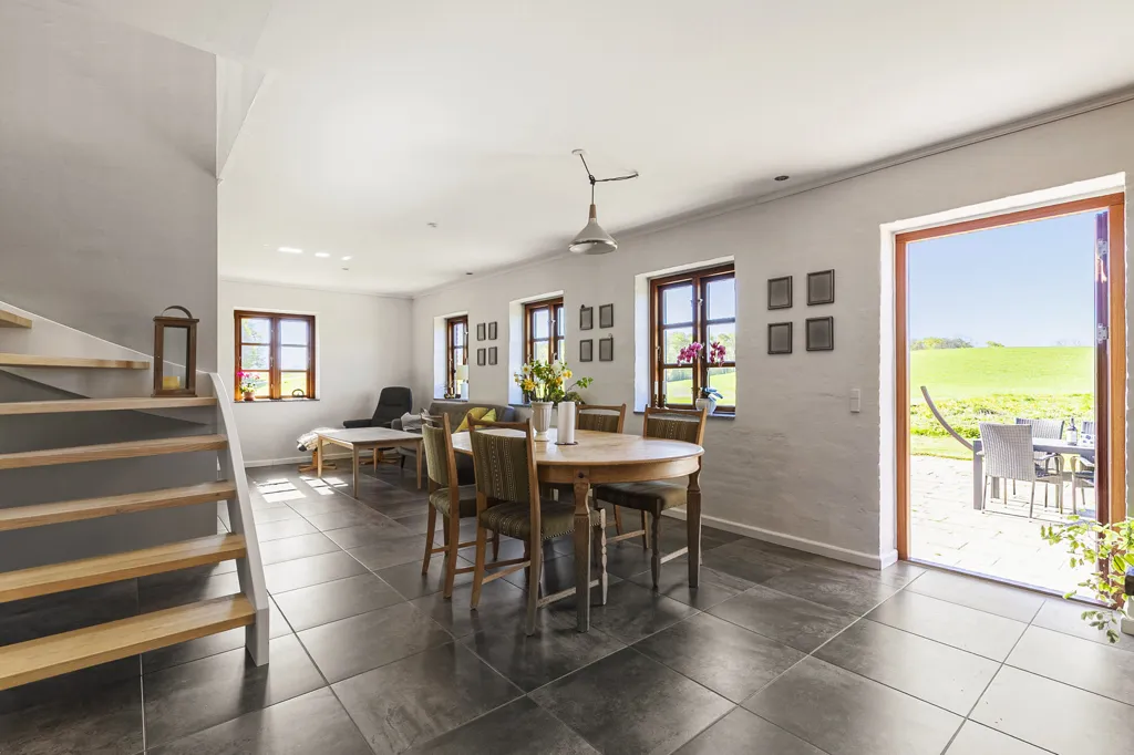 Sala da pranzo - Farmhouse with Private Lake in Juelsminde
