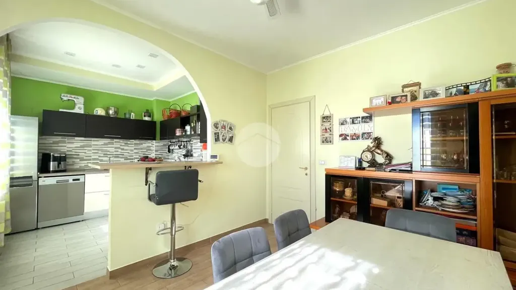 Salle à manger - Renovated Apartment with Mountain View in Brescia