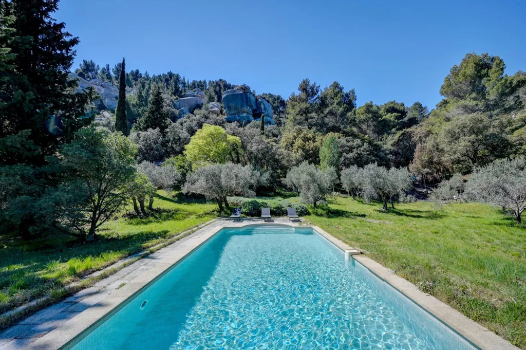 Pool - Charming Property with Pool in Baux de Provence