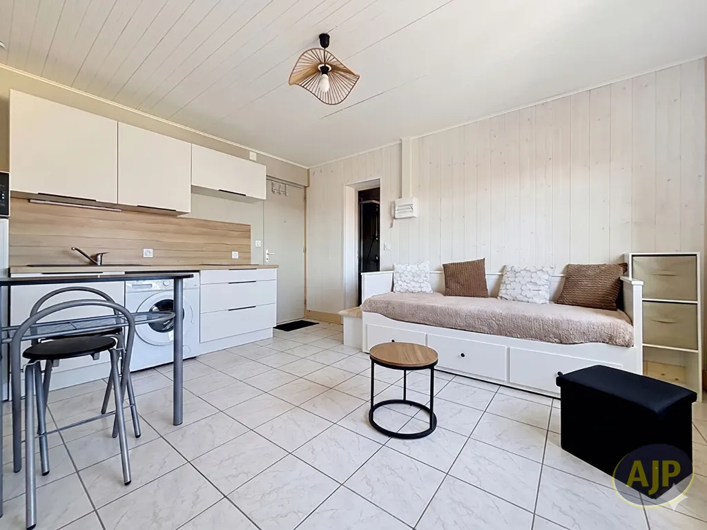Cucina - Studio with Courtyard Access in Les Sables-d'Olonne