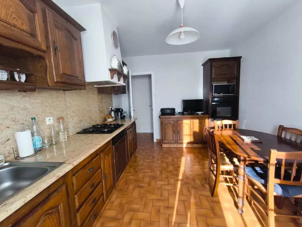 Cuisine - Maison avec Terrasse et Garage à Lons