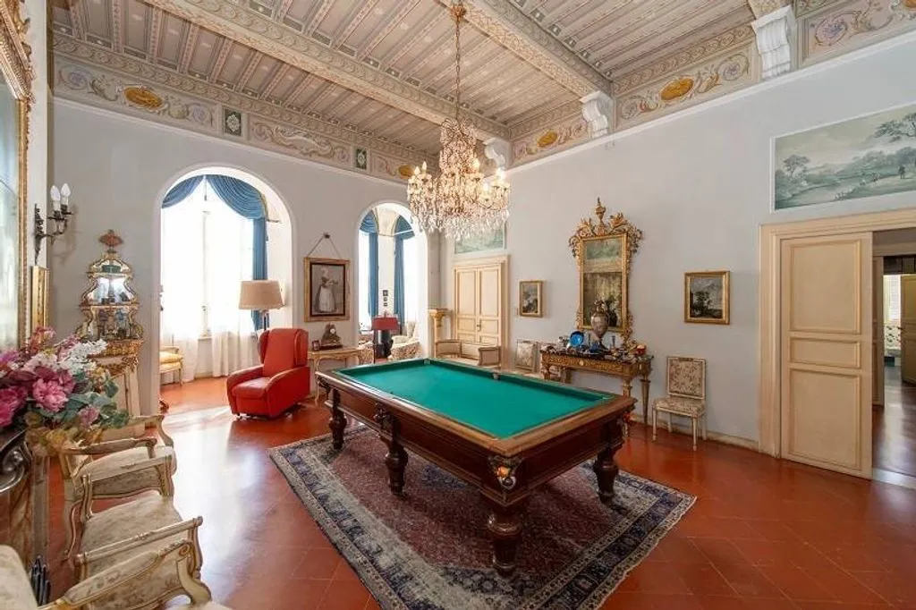 Living Room - Baroque Villa with Private Garden in Siena