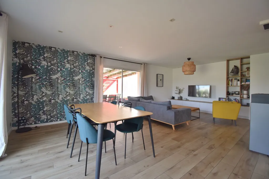 Söögituba - Contemporary House with Pool in Rocheservière