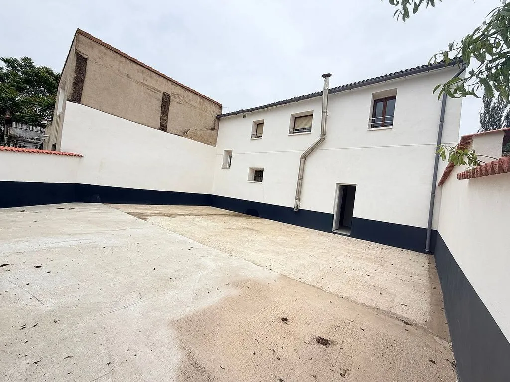 Aed - Terraced House with Terrace in Milagro