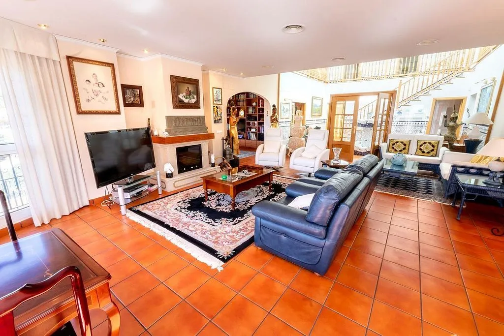 Elutuba - Luxury Chalet with Pool in Alginet