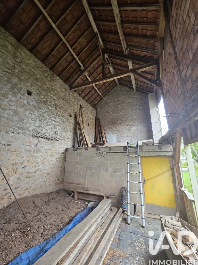 Pièces - Maison de Ville avec Dépendances à Luzy