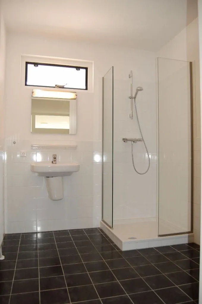 Salles de bain - Modern Apartment with Balcony in Breda Centre