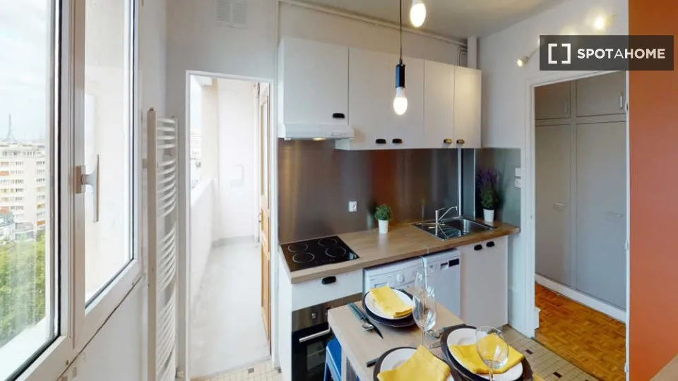 Cuisine - Chambre en Colocation à Nationale-Deux Moulins, Paris